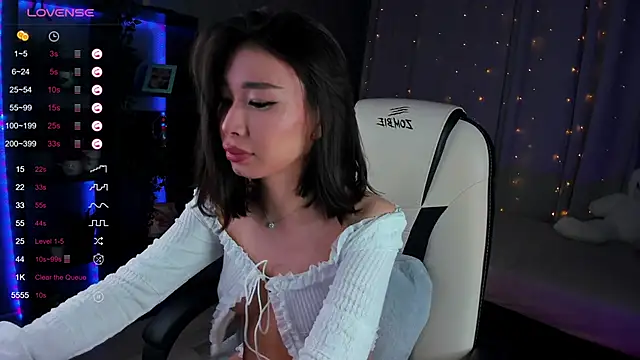 Snapshot of sensualily chatting on 03-12-25, 05:28 sensualily online show from 03-12-25, 05:28