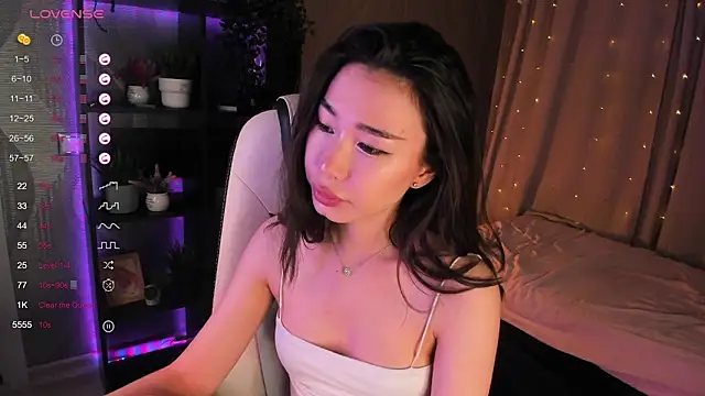 Snapshot of sensualily chatting on 10-10-25, 02:07 sensualily online show from 10-10-25, 02:07