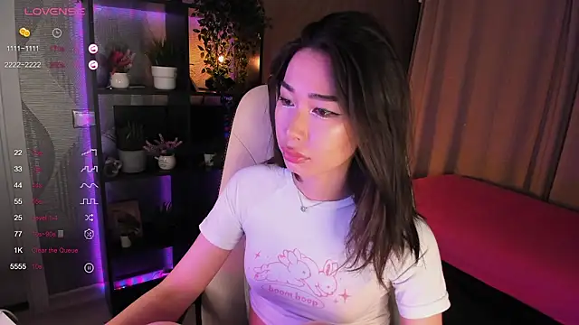 Snapshot of sensualily chatting on 09-17-25, 03:47 sensualily online show from 09-17-25, 03:47