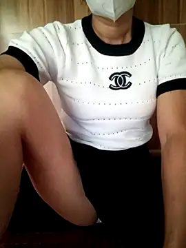 Snapshot of YunLem chatting on 10-14-25, 07:20 YunLem online show from 10-14-25, 07:20