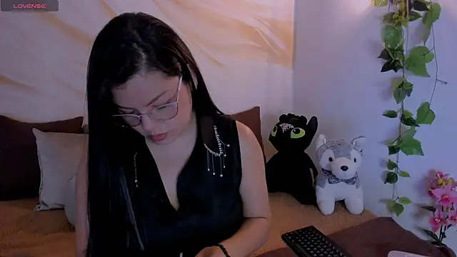 CherryBlossomm  online show from 11-11-25, 11:09