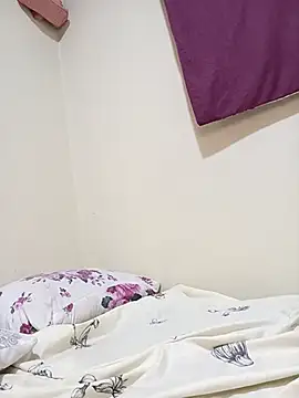 Snapshot of Hotpetite2024 chatting on 09-17-25, 04:53 Hotpetite2024 online show from 09-17-25, 04:53