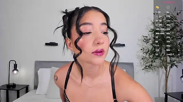 Snapshot of Hannaos chatting on 02-10-26, 11:31 Hannaos online show from 02-10-26, 11:31