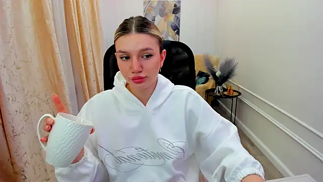 SelenaeMoore online show from 07-01-26, 04:13