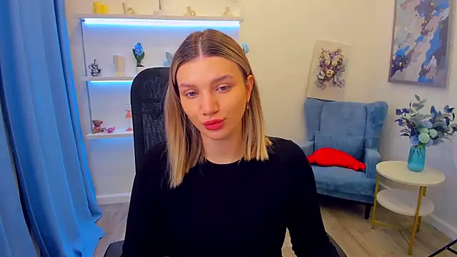 SelenaeMoore online show from 07-12-26, 04:02