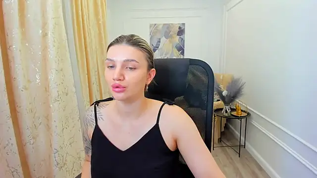 SelenaeMoore online show from 07-04-26, 04:19