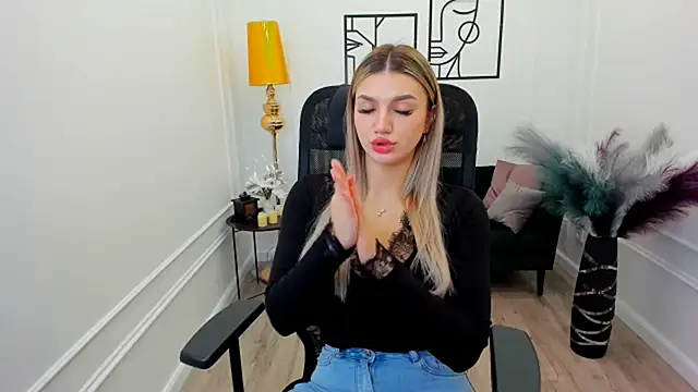 SelenaeMoore online show from 01-17-26, 03:32