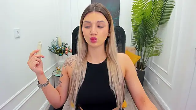 SelenaeMoore online show from 11-14-25, 07:50