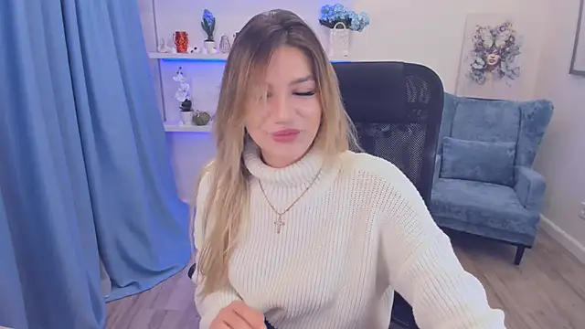 Snapshot of SelenaeMoore chatting on 10-22-25, 03:28 SelenaeMoore online show from 10-22-25, 03:28