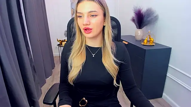 SelenaeMoore online show from 03-05-26, 03:36