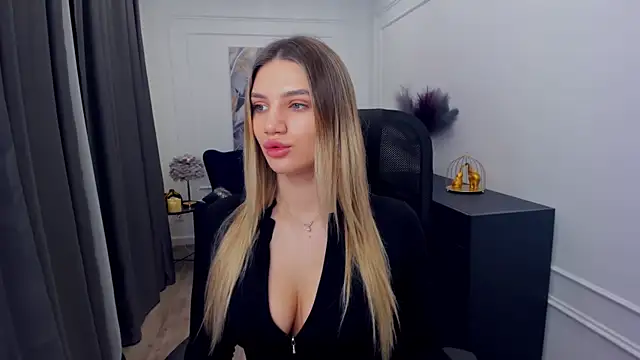 SelenaeMoore online show from 03-06-26, 03:34