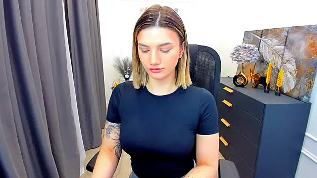 SelenaeMoore online show from 03-25-26, 03:50