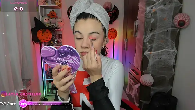 Layla castilloo online show from 10-31-25, 04:58