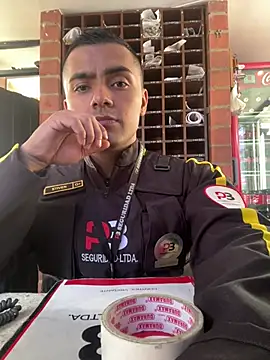 Snapshot of Stiven-Bell chatting on 03-20-25, 03:04 Stiven-Bell online show from 03-20-25, 03:04