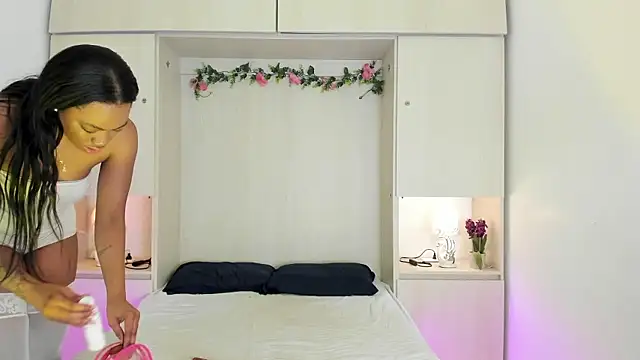 KendallRosse1 online show from 01-10-26, 12:22