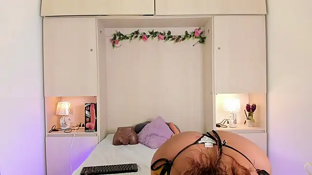 Snapshot of KendallRosse1 chatting on 11-19-25, 12:05 KendallRosse1 online show from 11-19-25, 12:05