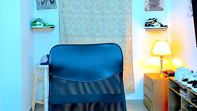 Hazzan Velez online show from 12-14-24, 11:23