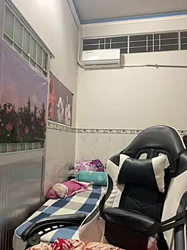 Snapshot of NDith chatting on 02-10-26, 12:15 NDith online show from 02-10-26, 12:15