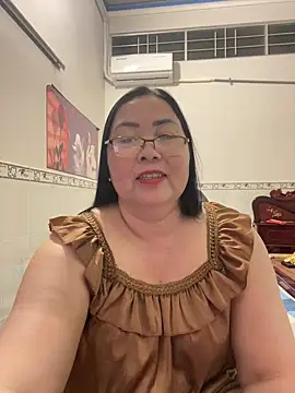 Snapshot of NDith chatting on 02-15-26, 12:15 NDith online show from 02-15-26, 12:15