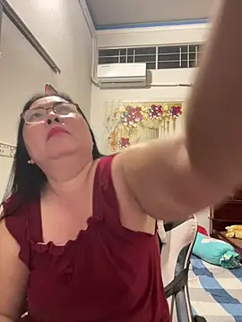 Snapshot of NDith chatting on 02-19-26, 11:01 NDith online show from 02-19-26, 11:01