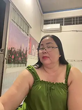 Snapshot of NDith chatting on 02-13-26, 01:44 NDith online show from 02-13-26, 01:44