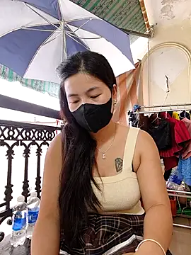 Snapshot of lyna_bl chatting on 11-21-25, 01:48 lyna bl online show from 11-21-25, 01:48