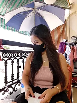 Snapshot of lyna_bl chatting on 11-26-25, 02:11 lyna bl online show from 11-26-25, 02:11