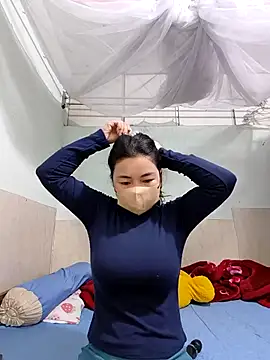 Snapshot of lyna_bl chatting on 03-25-26, 12:11 lyna bl online show from 03-25-26, 12:11