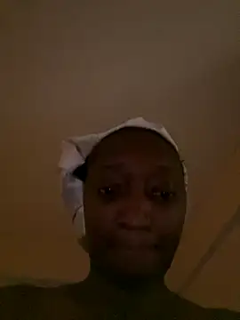 Snapshot of annkeller chatting on 11-13-25, 08:07 annkeller online show from 11-13-25, 08:07