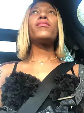 Snapshot of Kylie_Hairy_Bbc chatting on 09-08-25, 02:49 Kylie Hairy Bbc online show from 09-08-25, 02:49