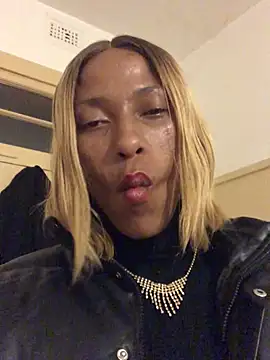 Snapshot of Kylie_Hairy_Bbc chatting on 05-30-26, 12:39 Kylie Hairy Bbc online show from 05-30-26, 12:39