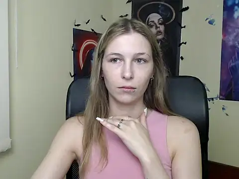StrangerGi online show from 06-17-26, 06:13