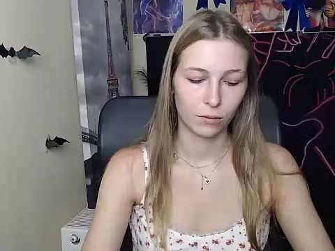 StrangerGi online show from 07-18-26, 05:49