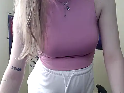 StrangerGi online show from 04-03-26, 05:58