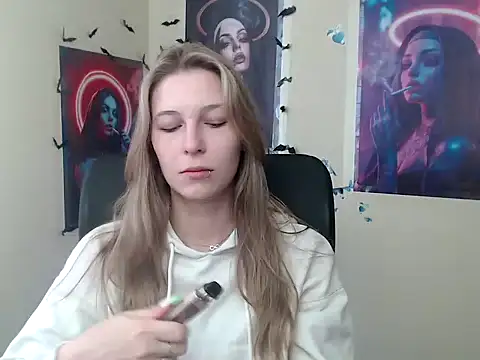 StrangerGi online show from 05-09-26, 06:06
