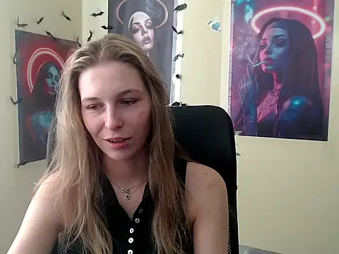 StrangerGi online show from 05-07-26, 06:06