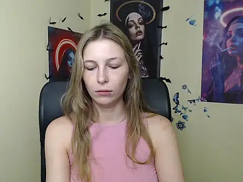 StrangerGi online show from 06-26-26, 06:19