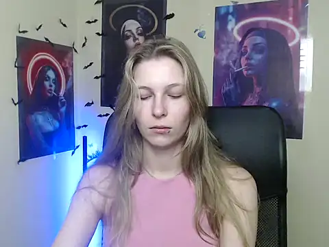 StrangerGi online show from 05-19-26, 05:47