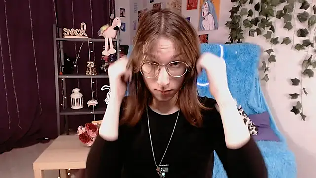 Hermione Reid online show from 01-25-25, 04:23