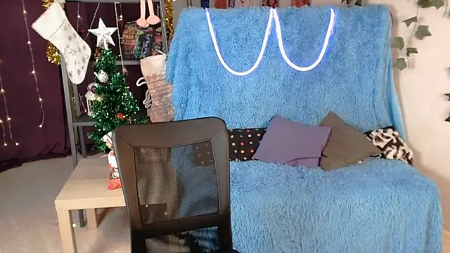 Hermione Reid online show from 01-04-25, 08:49