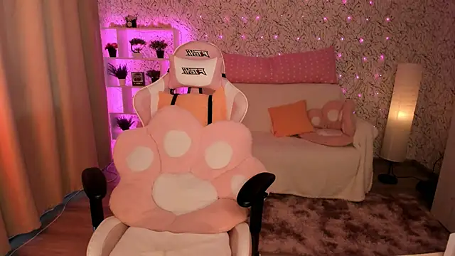 Snapshot of luna_cross chatting on 03-17-25, 06:29 luna cross online show from 03-17-25, 06:29