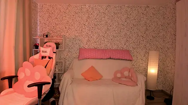 Snapshot of luna_cross chatting on 03-19-25, 07:29 luna cross online show from 03-19-25, 07:29