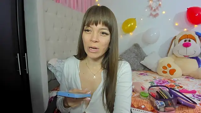 Snapshot of emilyharrix chatting on 03-15-25, 08:21 emilyharrix online show from 03-15-25, 08:21