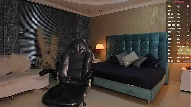 MelanieRioss online show from 03-11-26, 01:38