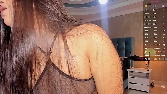 MelanieRioss online show from 10-21-25, 01:43