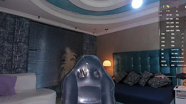 MelanieRioss online show from 10-06-25, 01:34