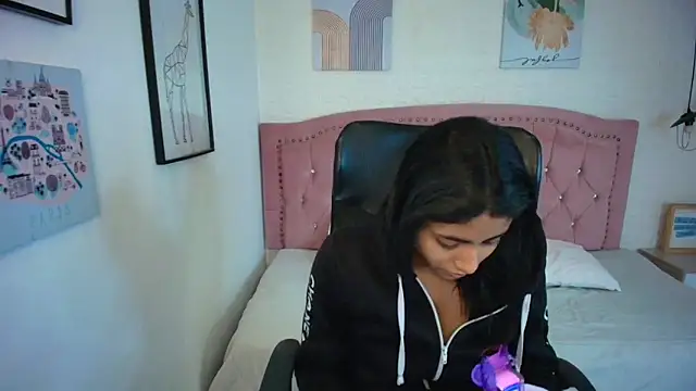 shaneelle online show from 12-20-25, 03:09