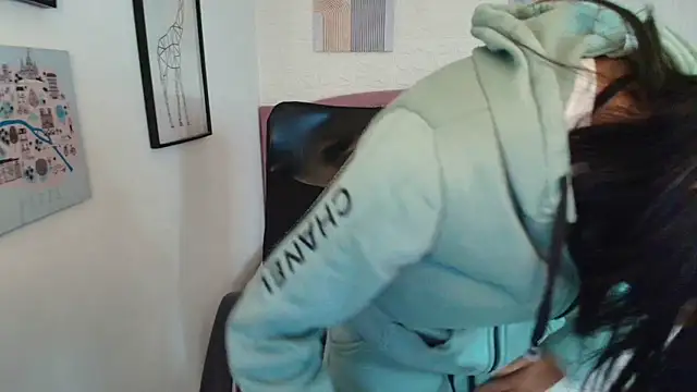 shaneelle online show from 12-19-25, 03:10