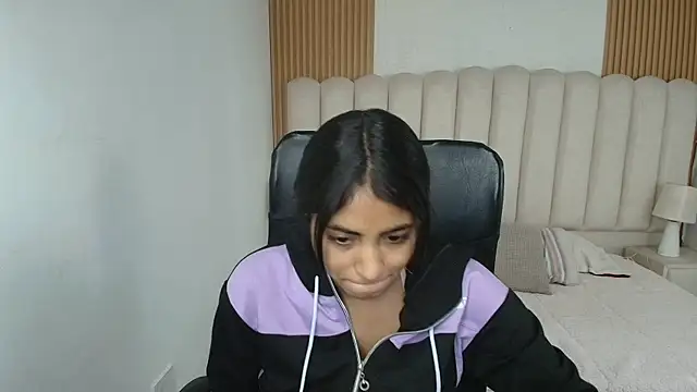 shaneelle online show from 04-15-26, 03:12