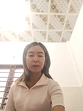 Sexy-ladyboobs20 online show from 12-04-25, 01:37